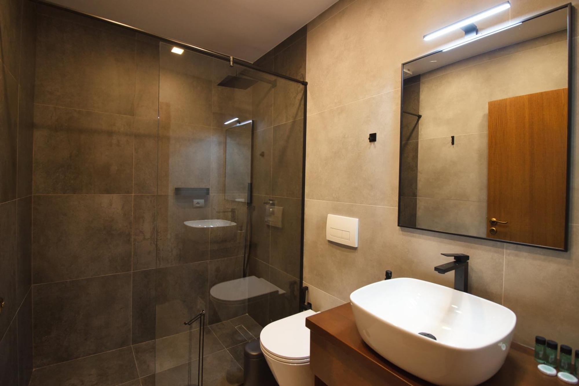 Castlefront Villa Gjirokaster Ngoại thất bức ảnh