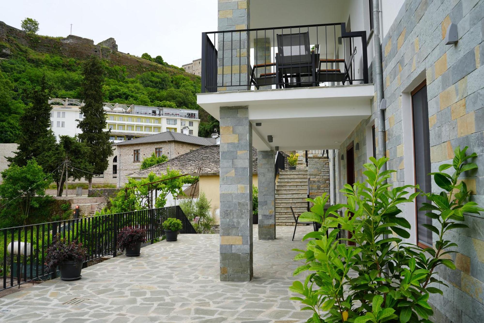 Castlefront Villa Gjirokaster Ngoại thất bức ảnh