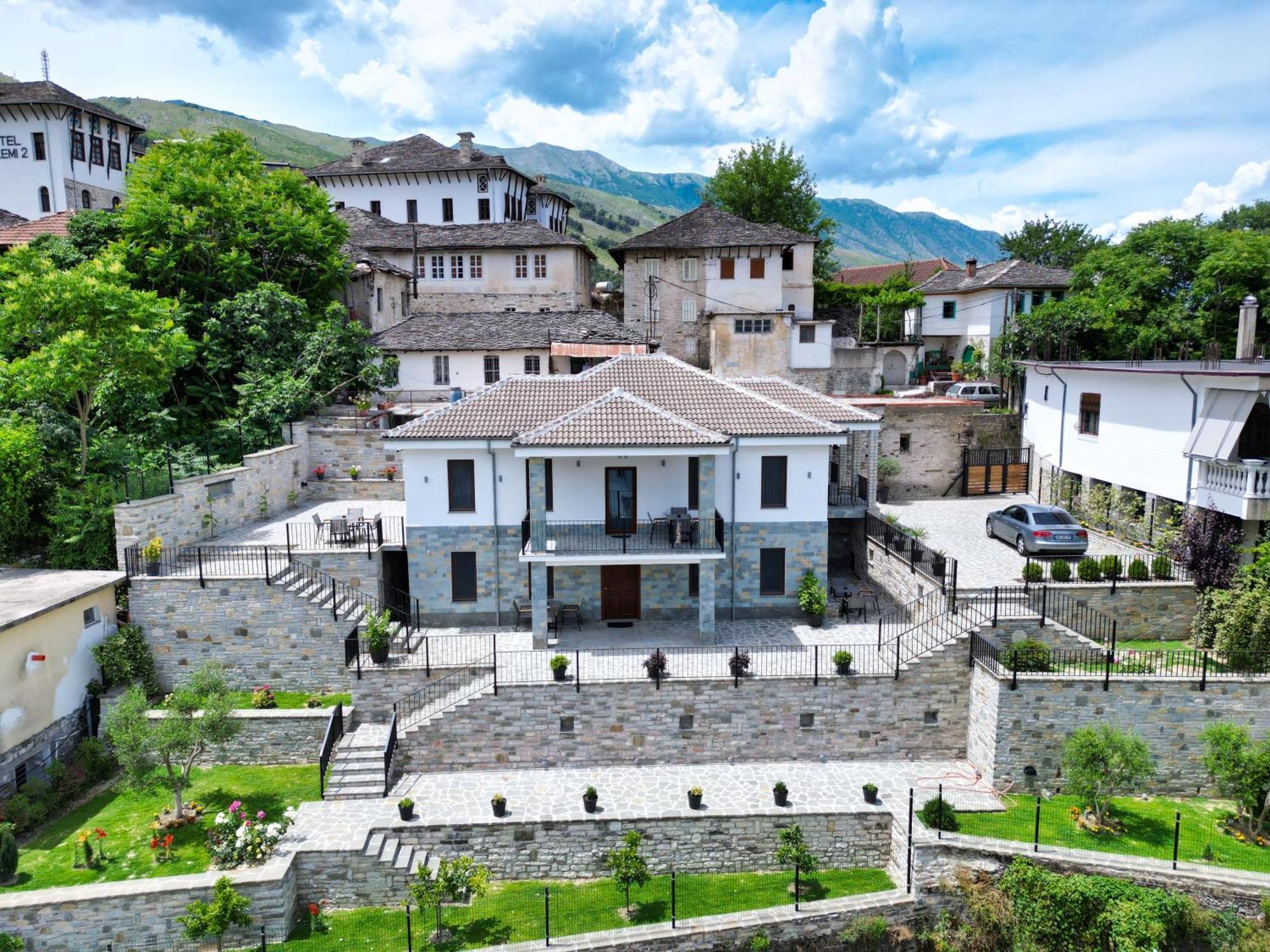 Castlefront Villa Gjirokaster Ngoại thất bức ảnh