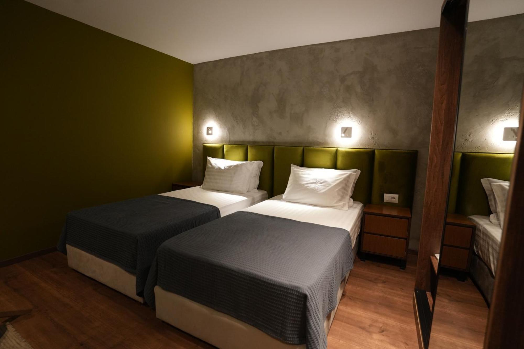 Castlefront Villa Gjirokaster Ngoại thất bức ảnh